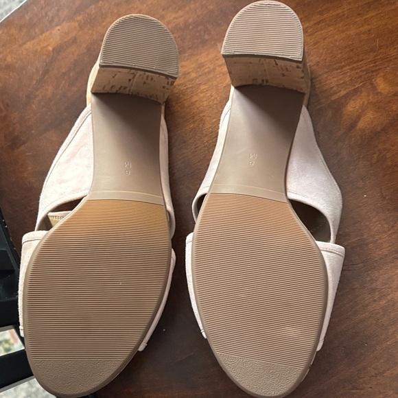 Vaneli Women's Cream Crossover Mules - Picture 5 of 8